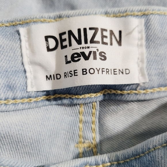 Denizen from Levi’s Women Mid Rise Boyfriend Jeans Light Wash Distressed Size 4 - Picture 9 of 11